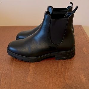Black Chelsea boots